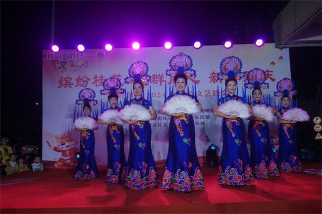 文艺晚会.jpg